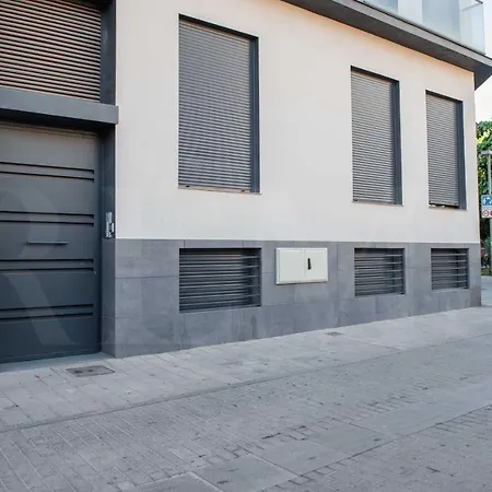 Modern Duplex With A Garden View - Center By Rems