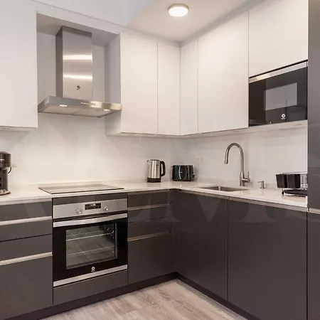 Modern Duplex With A Garden View - Center By Rems Apartment *