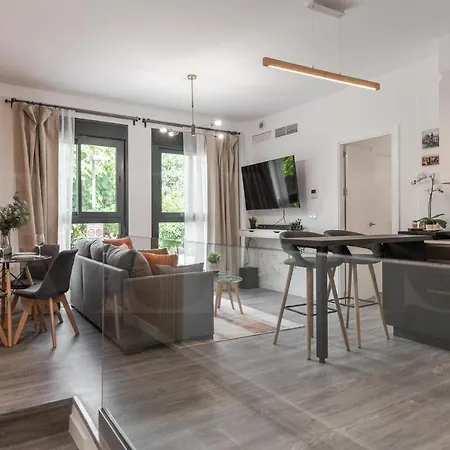 Modern Duplex With A Garden View - Center By Rems Malaga