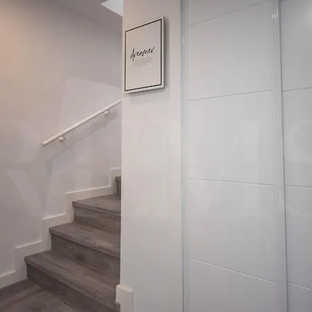 Appartement Modern Duplex With A Garden View - Center By Rems